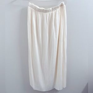 Wilfred skirt in off white Color. Size xs